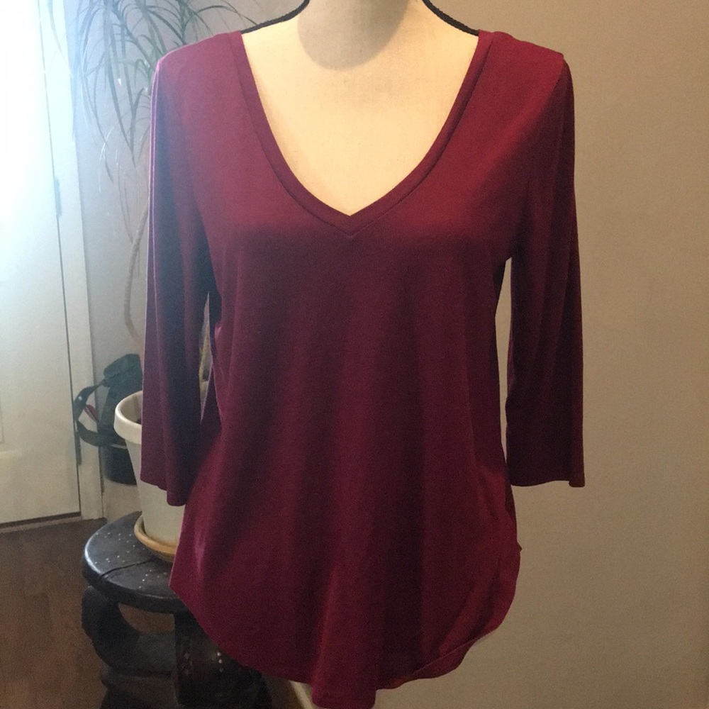 American Eagle Outfitters top.  High-low M
